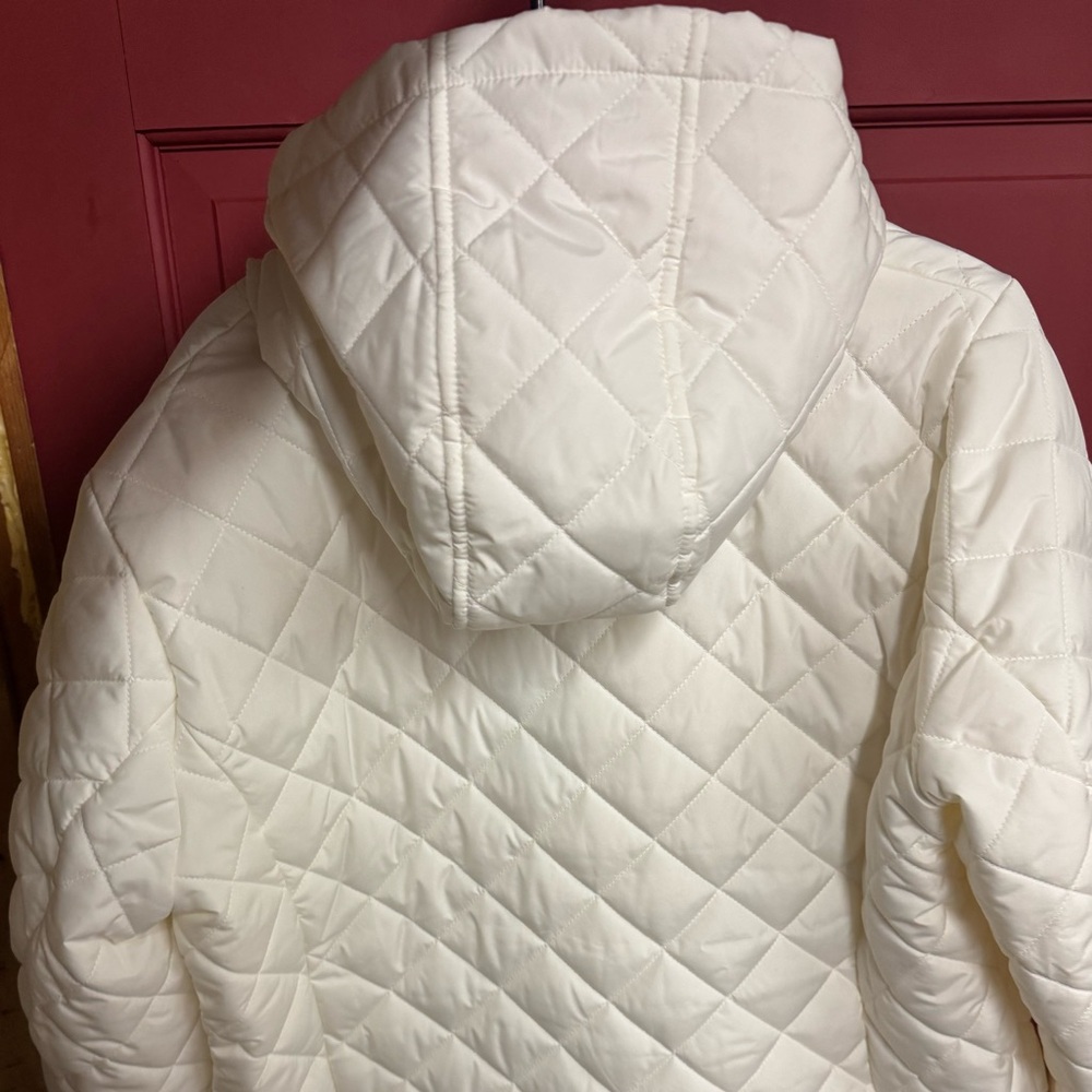 Lands' End Women’s White Quilted Puffer Jacket - Picture 4 of 6